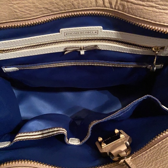 Henri Bendel shoulder bag. - Picture 5 of 7
